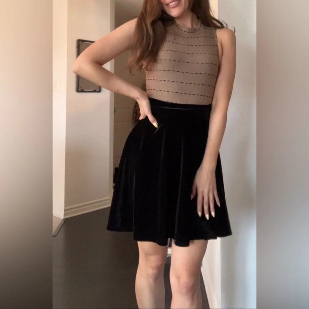 Velvet black circle skirt - Picture 7 of 9